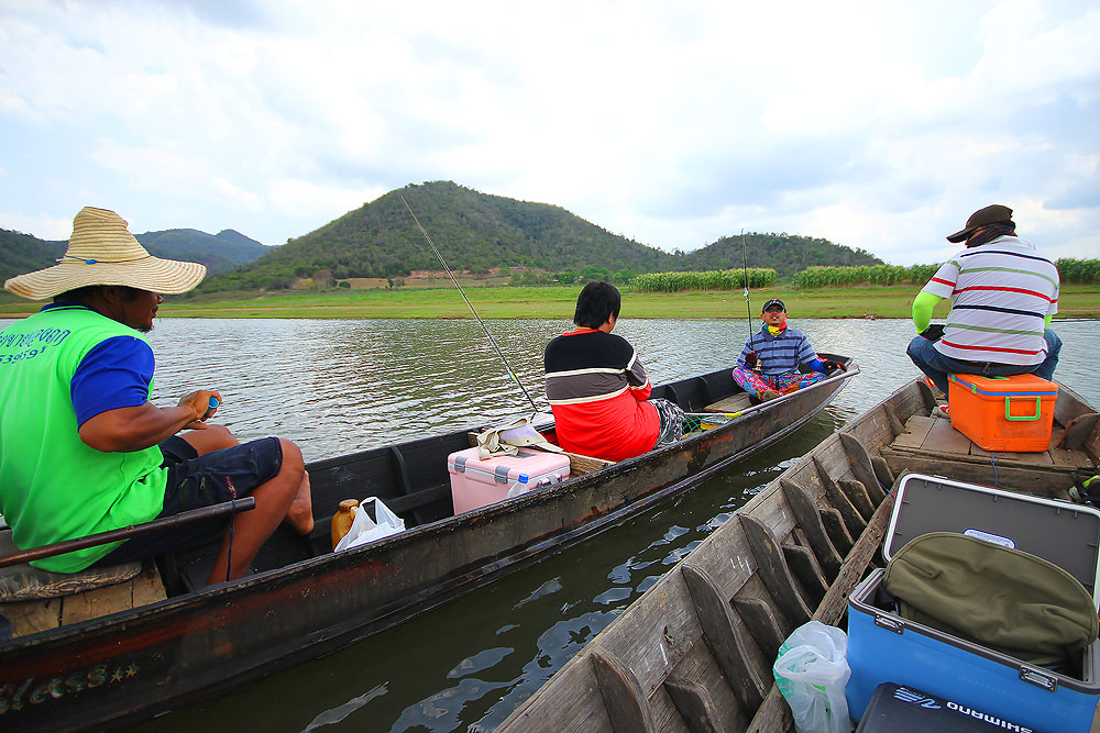 


 [b]เข้าฝังก่อนเดียวปลาดิ้นเรือล้ม[/b]         :laughing: