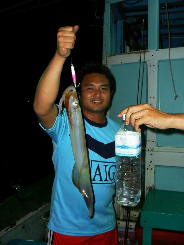 แวะตกหมึกสอกไว้ทำกับข้าวกันครับ :grin: