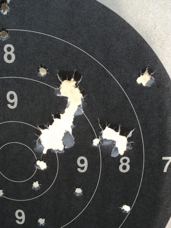 
หยิบkimber .45 ของน้อง  มาลองปั้นกลุ่มดูห