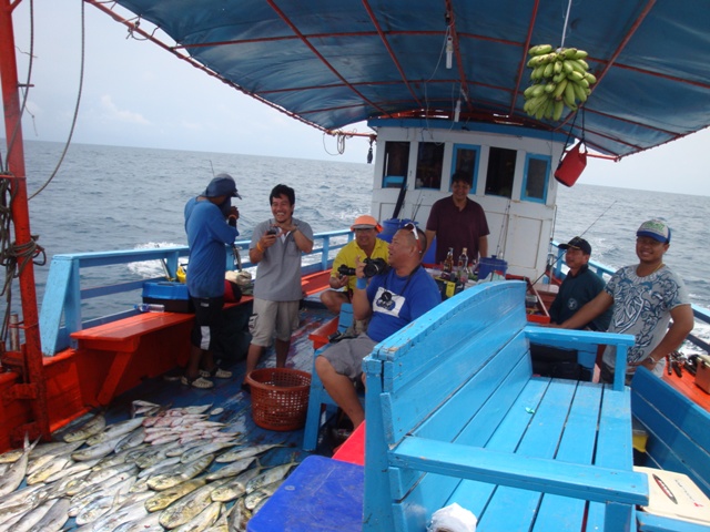 
บรรยากาศตอนวิ่งเรือกลับครับ   :cheer:

เ