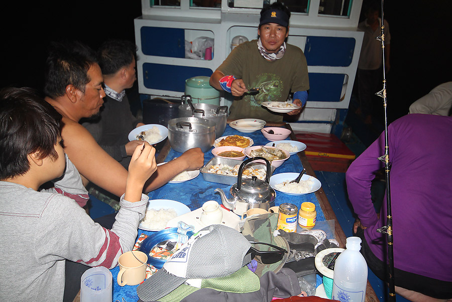 กินข้าวอย่างสบายใจกันทุกคน :laughing: :laughing: :laughing: :laughing: