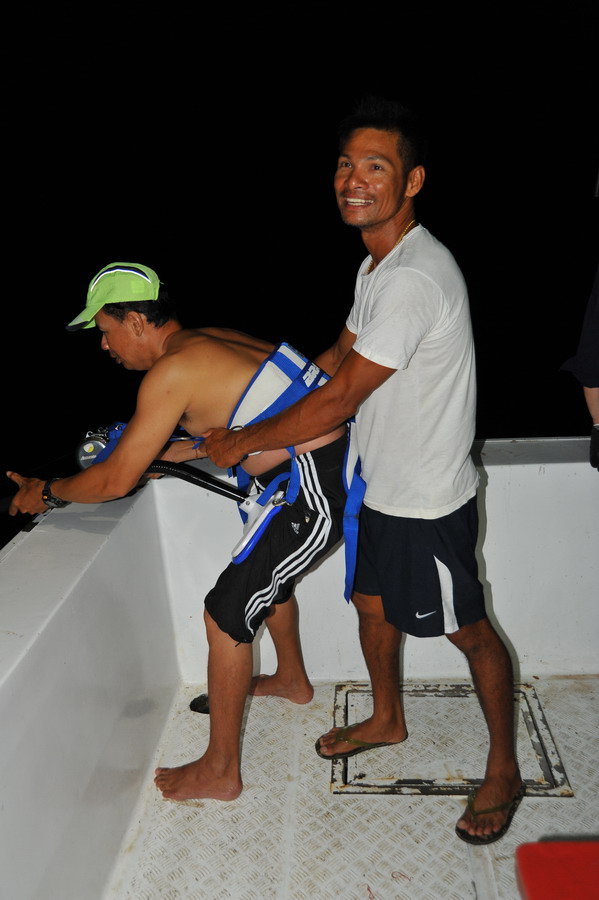 เห็นท่าประคองของพี่โทแล้วเสียวเลยครับ....ไม่รู้ว่าเคริมอยู่รึป่าว