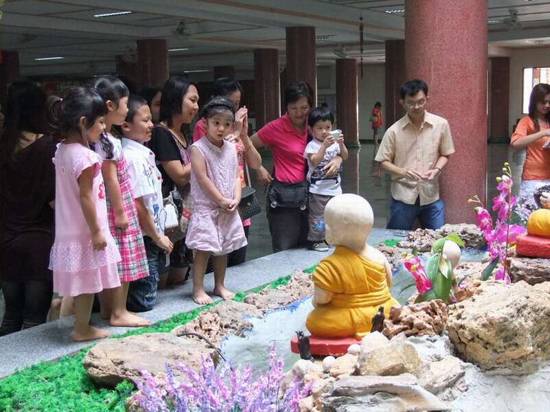 ทั้งเด็กและผู้ใหญ่เริ่มสนใจกันใหญ่...