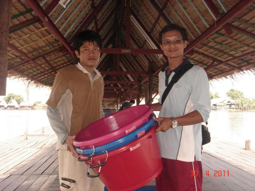 ผู้ร่วมสนับสนุนของรางวัล  ขอบคุณครับน้ามดล๊อคอิน	jakraphad_2 :smile:    :cheer: :cheer: :cheer:
