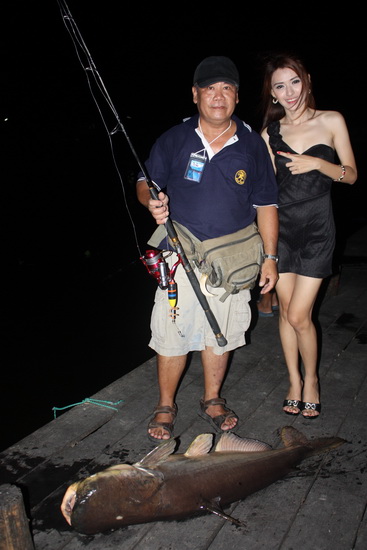 [q][i]อ้างถึง: ลุงเลิศ posted: 01-05-2554, 19:33:45[/i]

 น้าโนช ดูรูปในความเห็นที่ 4..ช่วงบอกน้อง