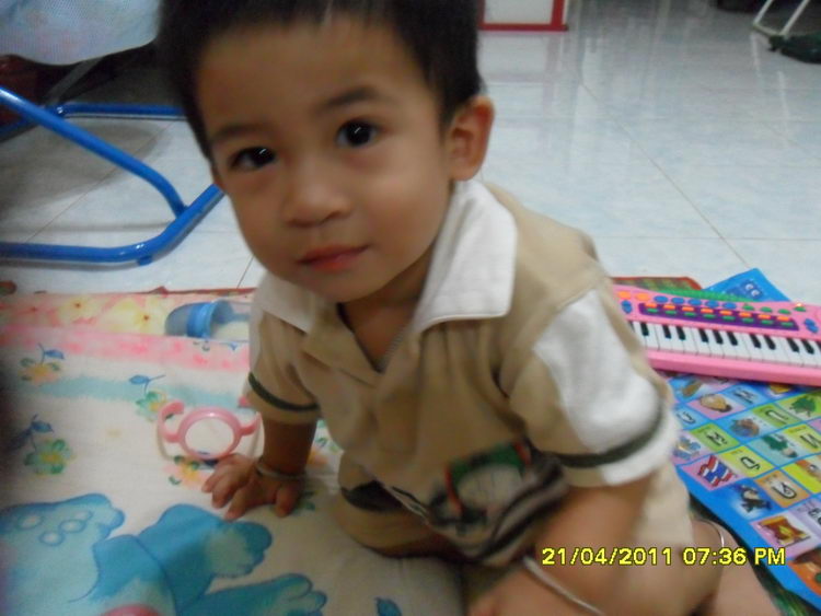 ลาน้าๆ กันด้วยภาพ 2 ภาพนะครับ 


ภาพนี้เป็นหลานชายครับ  :grin: :grin: