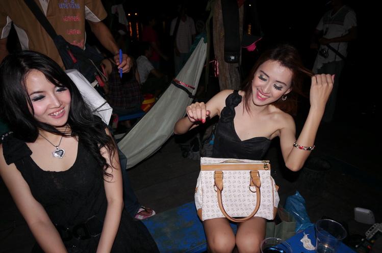 งานสนุกมาก ขอบคุณสำหรับทุกสิ่ง และทุกๆคนครับ :cheer: :cheer: :cheer: :cheer: