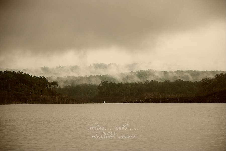 เก็บบรรยากาศยามเช้าแบบนี้ หน่อยนะครับ



ปล.ภาพชุดนี้ดูคอนทราส และสีหนักๆนะครับ เนื่องจากฟ้าปิด 