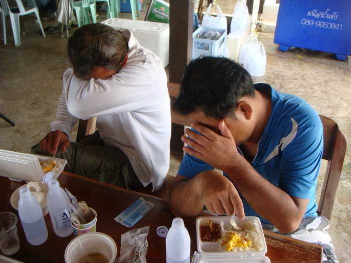 เป็นอะไรกันคู่นี้    :grin: