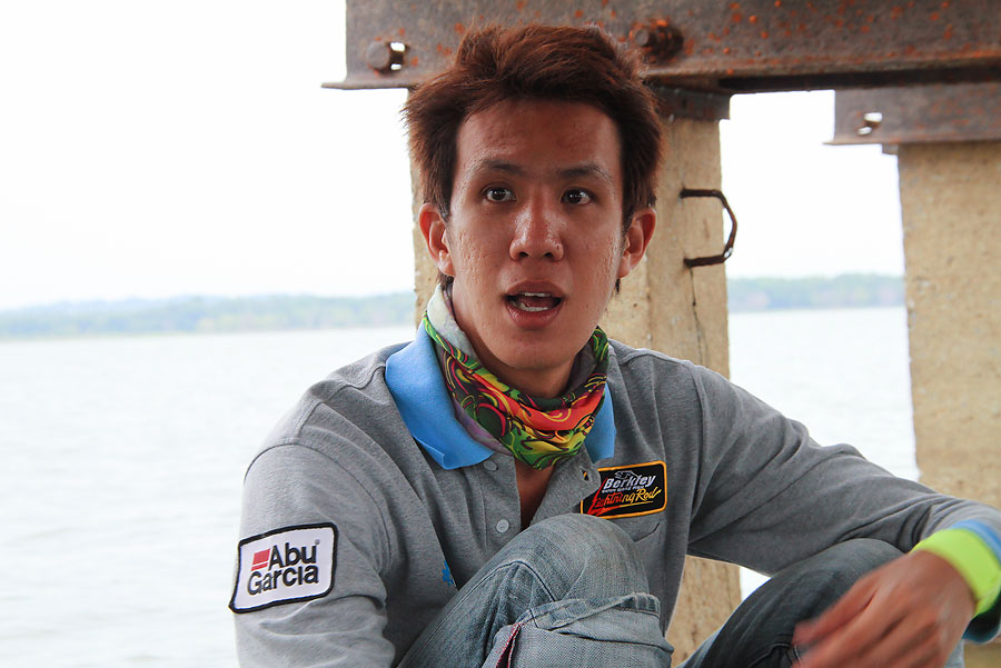 [b] ดู ใกล้อีกที อิอิ[/b]  :laughing: :laughing: :laughing: :laughing: :laughing: :laughing: :laughi