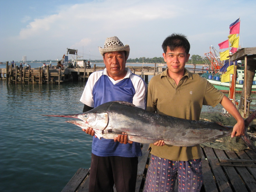 สุดท้ายขอขอบคุณ กัปตันแจ๋ เรือชลธาร แห่งบ้านบางเสร่
บริการดี อาหารอร่อย ได้ตามคำขอ