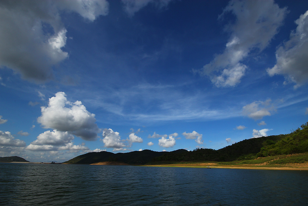 


 [b]ฟ้าสวยมากเก็บมาฝากครับ[/b]         :grin: