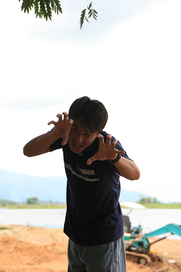  :grin: พักสายตาได้สักงีบ เสียงที่ไม่อยากได้ยินก้อมาถึง...มริงยังคุยม่ายเลิกอีกเหรออีต่าย  :laughing