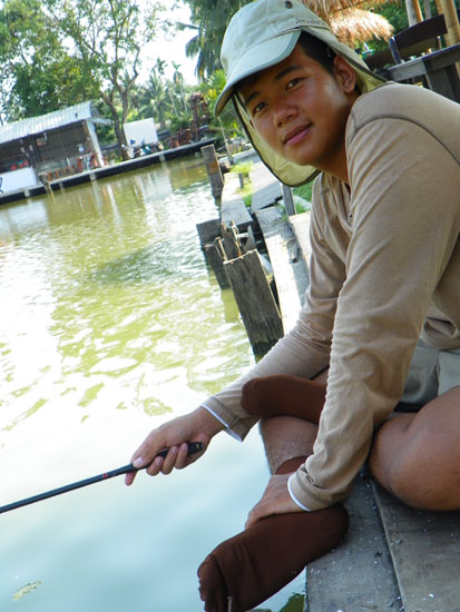 ขอหล่อมั่งจิ วันนี้ไปทำกิจกรรมที่ ร.ร.มาเเล้วตามมาที่หลัง  :grin: