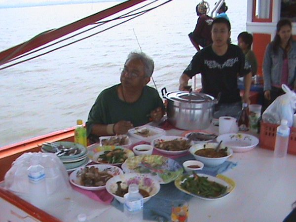 ลุงขุนยังอร่อยอยู่