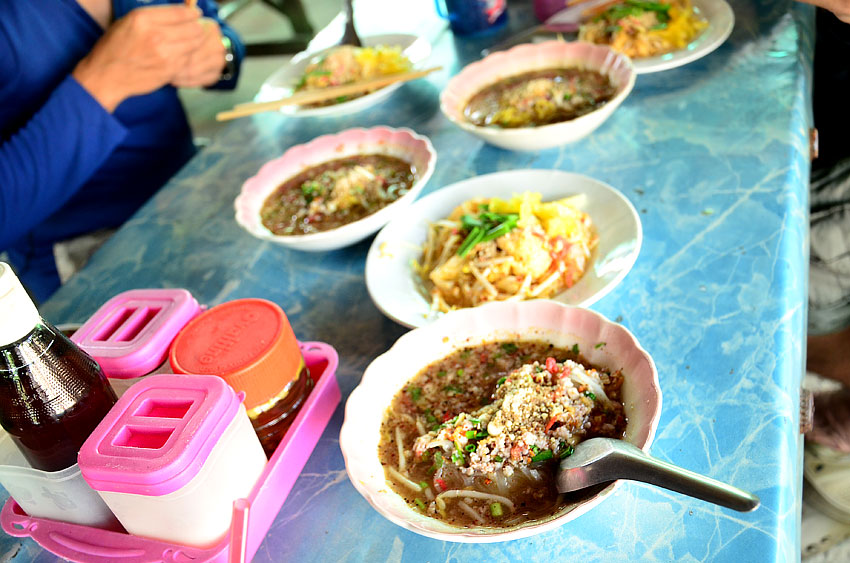 ส่วนรสชาตินั้น......อร่อยขั้นเทพ ผัดไท