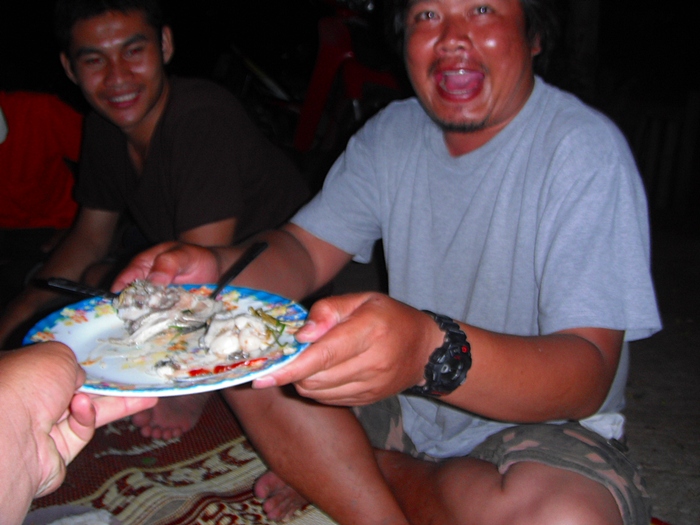 อะน้าโอ๊ต ต้มปลาช่อนเขื่อนๆ ครับ หากินยากนะครับ
 :laughing: :laughing: :laughing: :laughing: :laugh