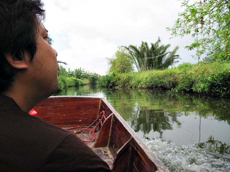 มาถึงก็รีบลงเรือเข้าหมายกันเลยครับ  :grin: