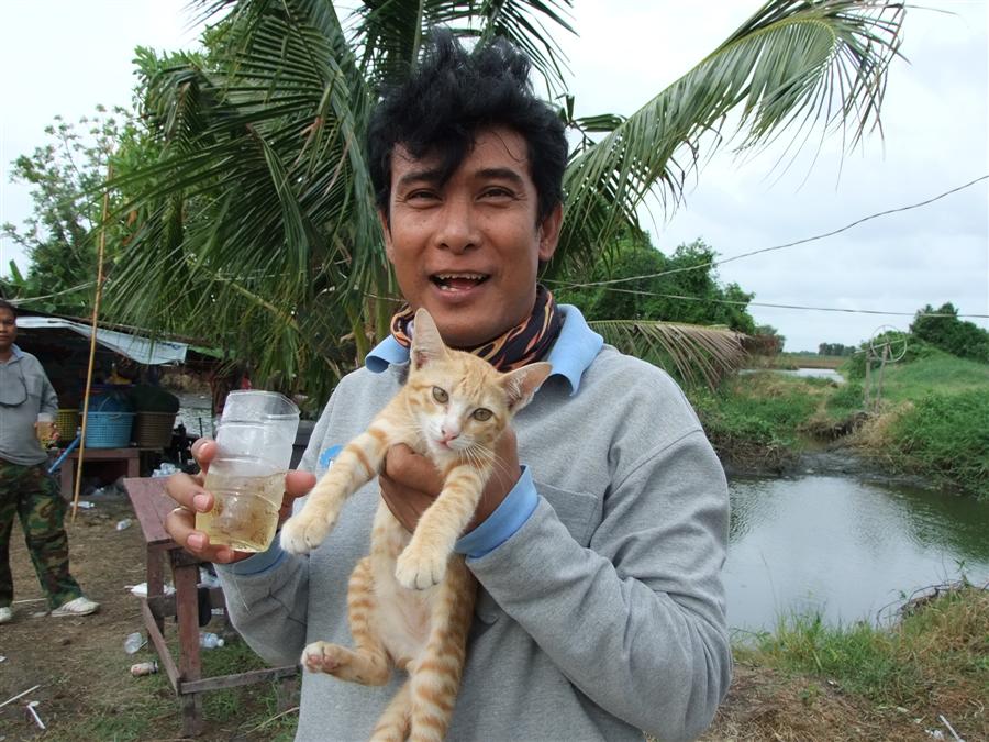 [b]น้าๆ คนอื่นเค้าถือ ปลากัน น้าถืออะ