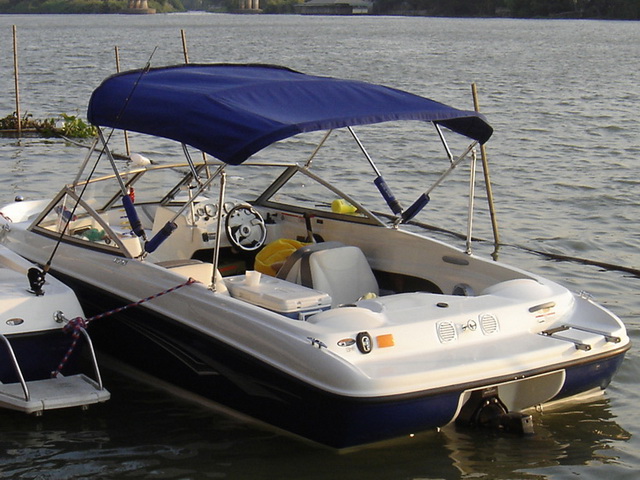 ลำนี้ Bayliner 175 เครื่องMercury  Mercruiser 3000 cc. 135 แรง 4 จังหวะ in board /sterndrive 
ถังน้