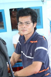 ส่วนผมกะน้าอังตวนก็นั่งซดชาเขียวที่หัวเรือต่อปล่อยให้น้องๆทั้งใหม่และเก่าพักเอาแรง