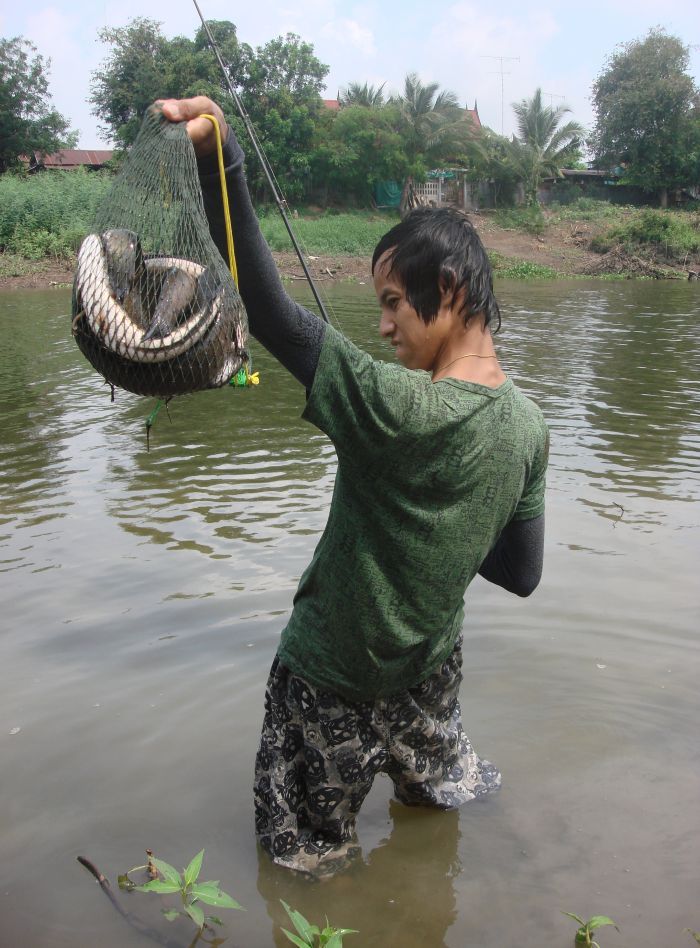 แดดเริ่มร้อนน้ำเริ่มเป็นคลื่นไม่นิ่ง เช้านี้คงต้องหยุดลุยต่อ :grin:
