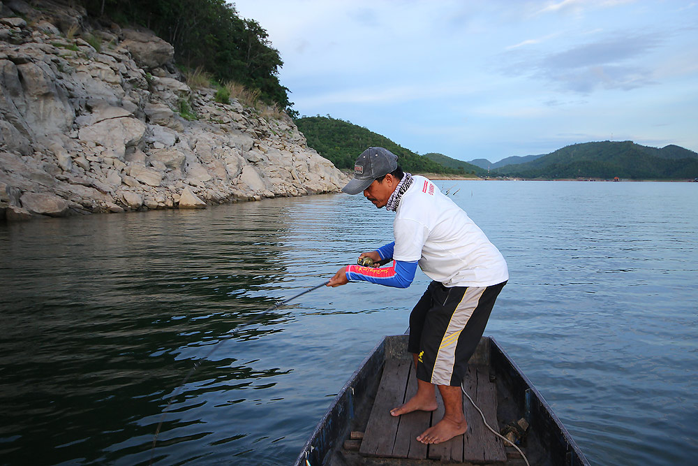 


 [b]มุดท้องเรือหลุดไปเลยซิ[/b]        :laughing: