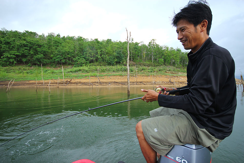 


 [b]กัดกันวุ่ยวายหมดแล้วปลา  [/b]   :laughing: