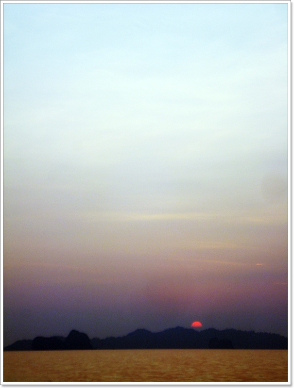[q]อ้างถึง: nutt..hot posted: 11-05-2554, 22:11:02

 :cheer: :cheer: :cheer: :cheer:[/q]
 :grin: 