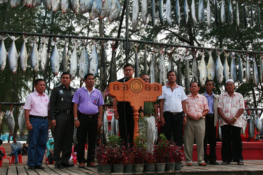 ประธานที่มามอบรางวัลนักกีฬาเป็นรองผู้ว่าราชการจ.ปัตตานี นายเสรี ศรีหะไตร และเป็นประธานพิธีปิดการแข่ง