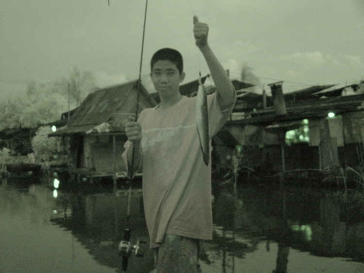  [center]ฟ้ามืดๆ หน่อยกัดดีมากครับ แต่ก้อได้เวลากลับแล้วครับเด๋วฝนจะตกอีก [/center]