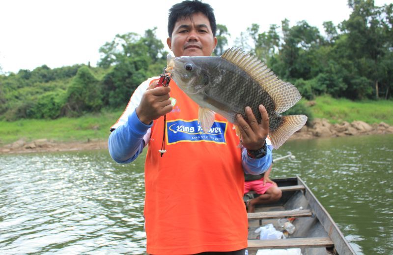  [b]อีกๆ....ดูทำหน้าอย่างภูมิใจเนาะ[/b]