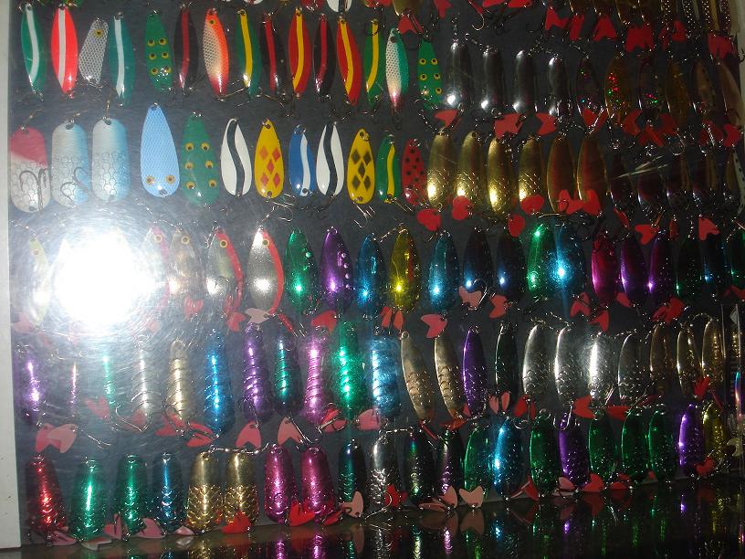 สปูนหลากหลายสีสัน  สวยงามครับ  อย่าง