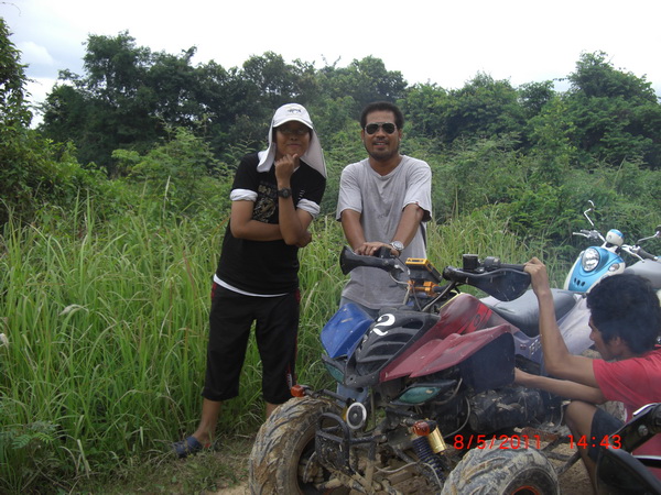 ถ่ายรูปคู่ซะหน่อย :cool: :cool: :cool: