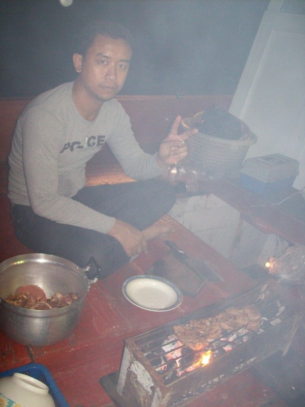 ควันเพียบเลยจะเผาหรือหรือย่างหมูจ่ะ  :laughing: :laughing: :grin: