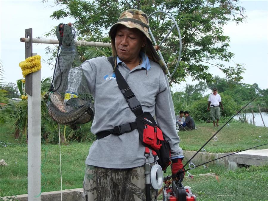 [b]อ้าว จัดแบบใกล้ๆให้ไปบ้างครับ อิอิ[/b]  :cool: :cool: :cool: :cool: :cool: :cool: :cool: :cool: :