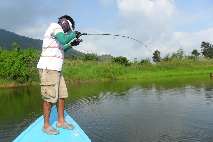 




ลอยเรือหวด  ไปสักพัก   ก็  โช๊ะ  !!!!   เข้าให้    มาอีกตัวแว้ววว   :grin: :grin: