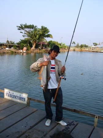 ดีใจดวยนะครับ....แข็งแรง รวยๆๆๆ นะครับ 
เบลล์ สินธิวา HIP HOP ............  aran3071@hotmail.com  :