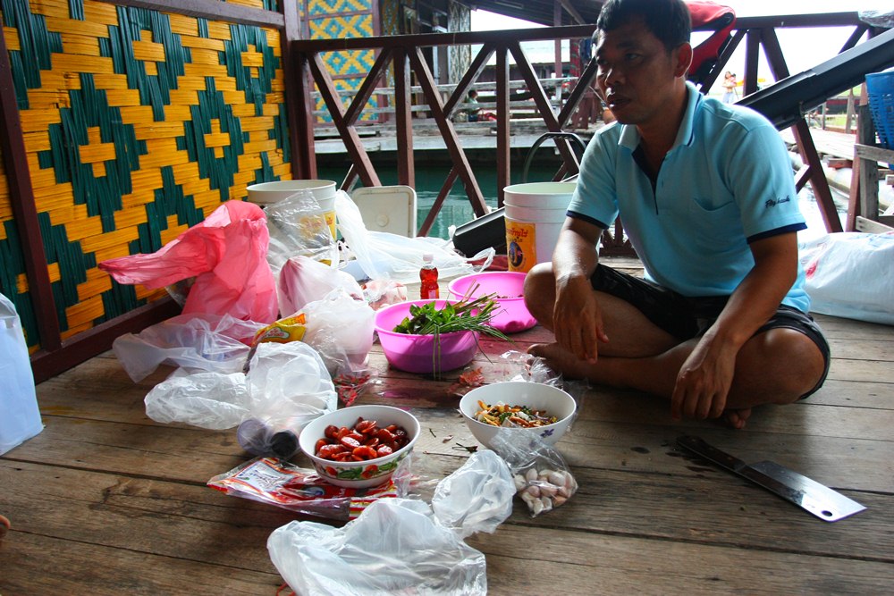 ขอให้มีเครื่องให้แกครับ...แกทำให้กินโดยไม่รู้จักเหน็ดเหนื่อยแบบไม่กล้าขัดใจ...อ้าว... :laughing: :la