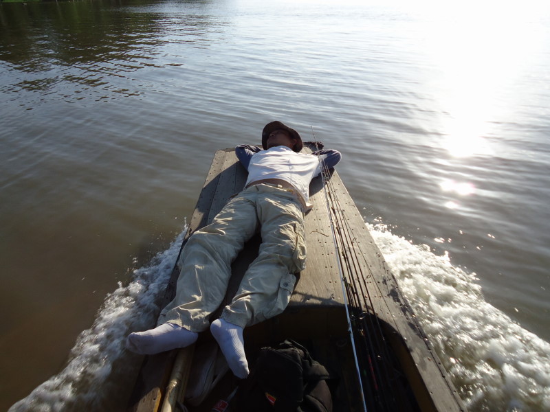            หัวเรือใครทำอะไรนั่น...    นอนมารึเปล่า........... :laughing: :laughing: :laughing: