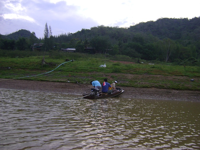 อิ่มท้องแล้ว ลงเรือกันเลยดีกว่า 


 :grin: :grin: :grin: