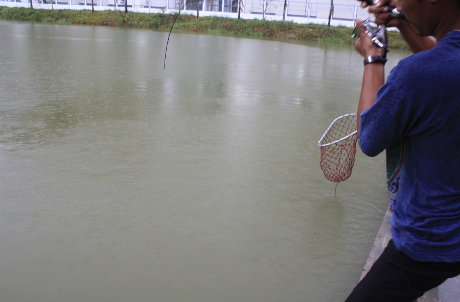 ออกไปอีกรอบ วิ่งไปส่งแขก 4x100 
