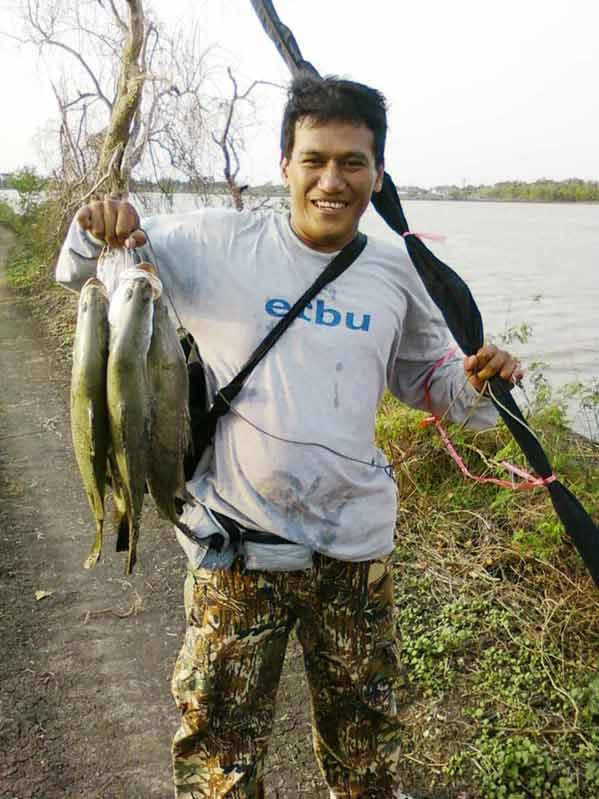 4 หน่วยนี้ กัด YO-ZURI   CRYSTAL MINNOW  F
พี่ชายผมเอง พี่บี พี่ร่วมแทบทุกทริป อิ อิ อิ
 :grin: :g