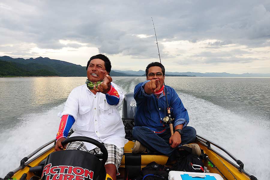 [q][i]อ้างถึง: northstar posted: 19-05-2554, 09:17:23[/i]

สงสัยว่า คันใหม่ ของน้าอำ คง จะ หมาน จิ