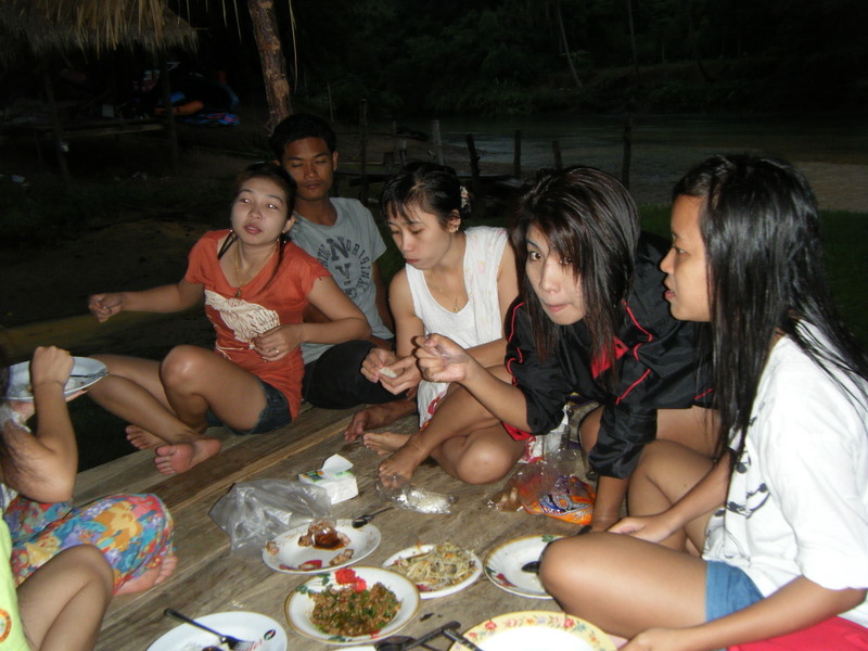 หิวโซกันมาเลยมีอะไรมาลง...หายลงหายในพริบตา
