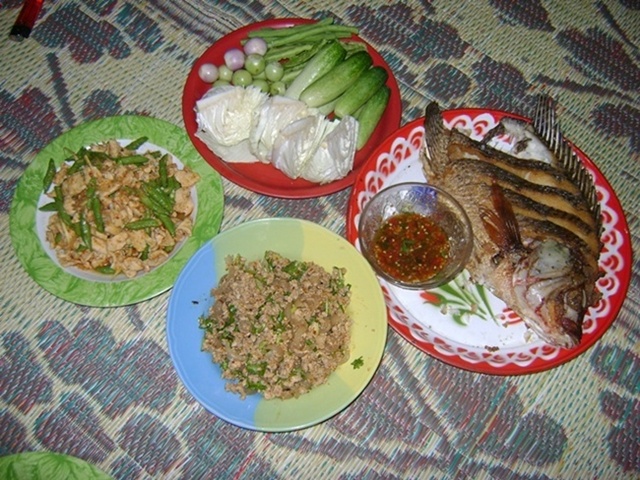  :umh: :umh: :umh:


หิว หิว  กินข้าว ครับ  กินข้า