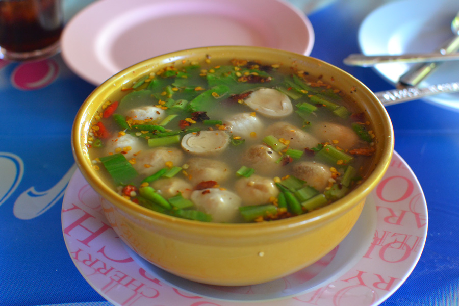  [b]ต้มยำทะเล ทำไมมีแต่เห็ดละเนี่ย[/b]