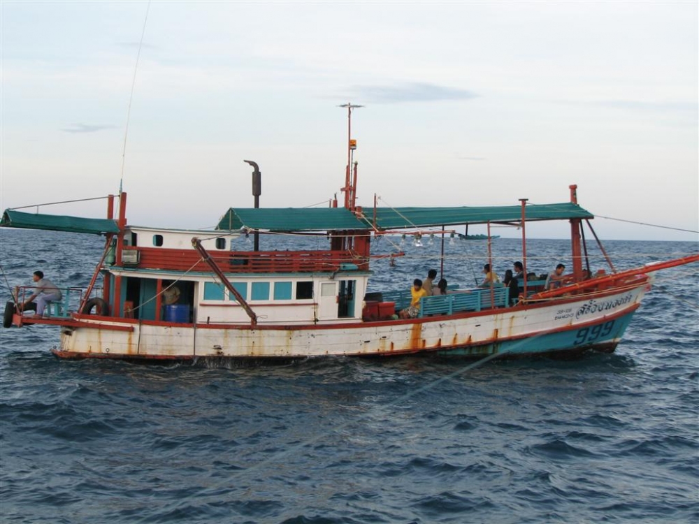 พอซักพัก ไต๋จันก็เรือมาจอดเป็นเพื่