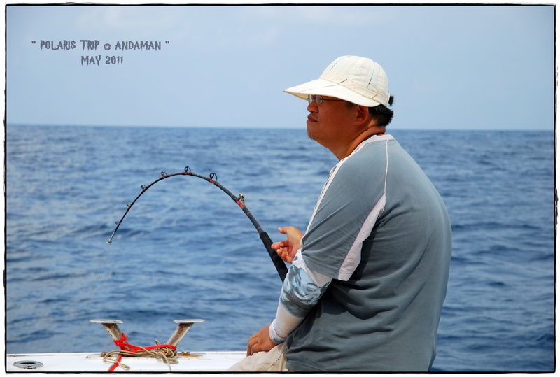 น้า Joefish ครับ......คนนี้ขาดไม่ได้เลยครับ.....เป็นบัดดี้...ที่ปรึกษา....จัดเตรียมอุปกรณ์ที่จำเป็นต
