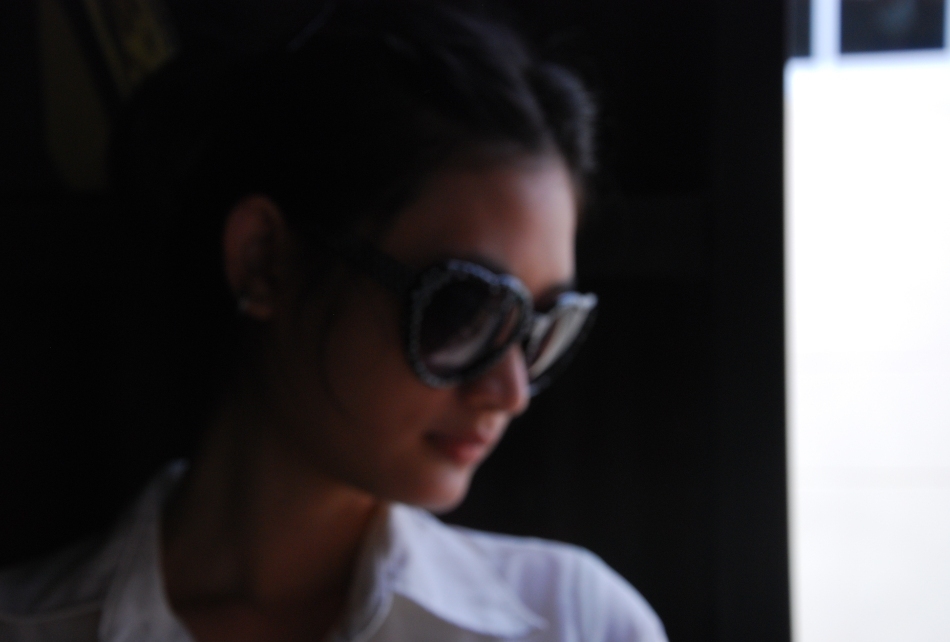 ขาวดำเบลอ รายละเอืยดจำมะได้ครับ :cool: :cool: :cool: :cool: